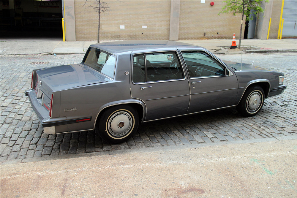 1985 CADILLAC DE VILLE - Rear 3/4 - 196096