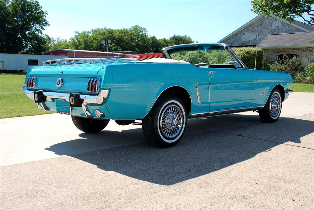 1965 FORD MUSTANG CONVERTIBLE - Rear 3/4 - 196154
