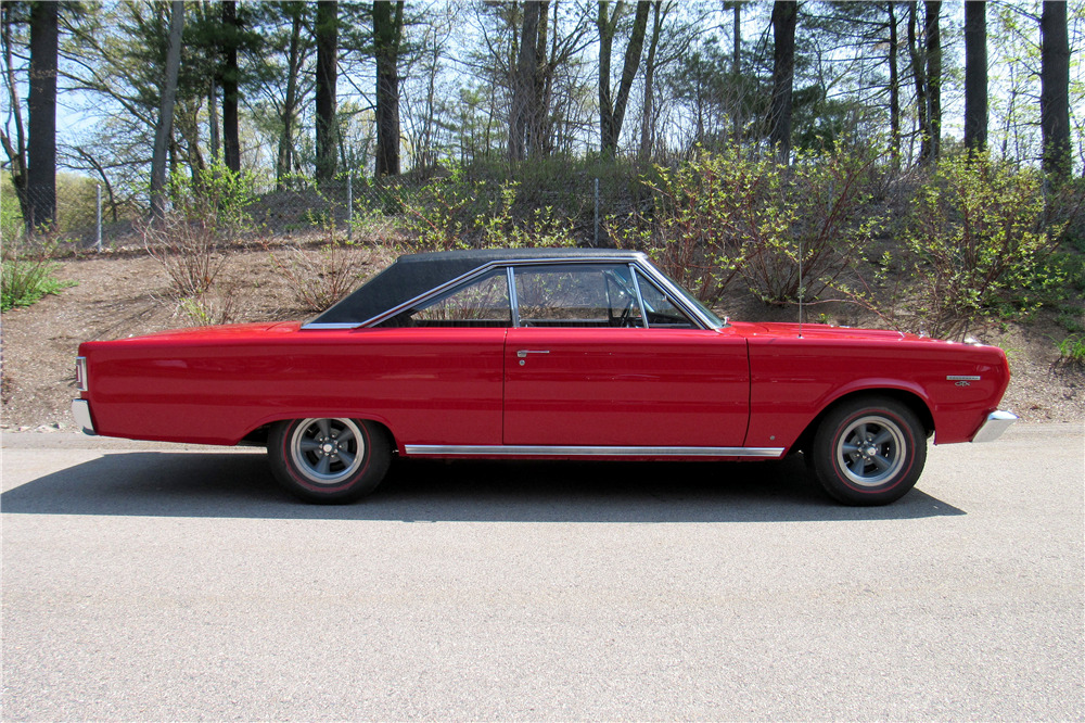 1967 PLYMOUTH BELVEDERE GTX - Side Profile - 196261