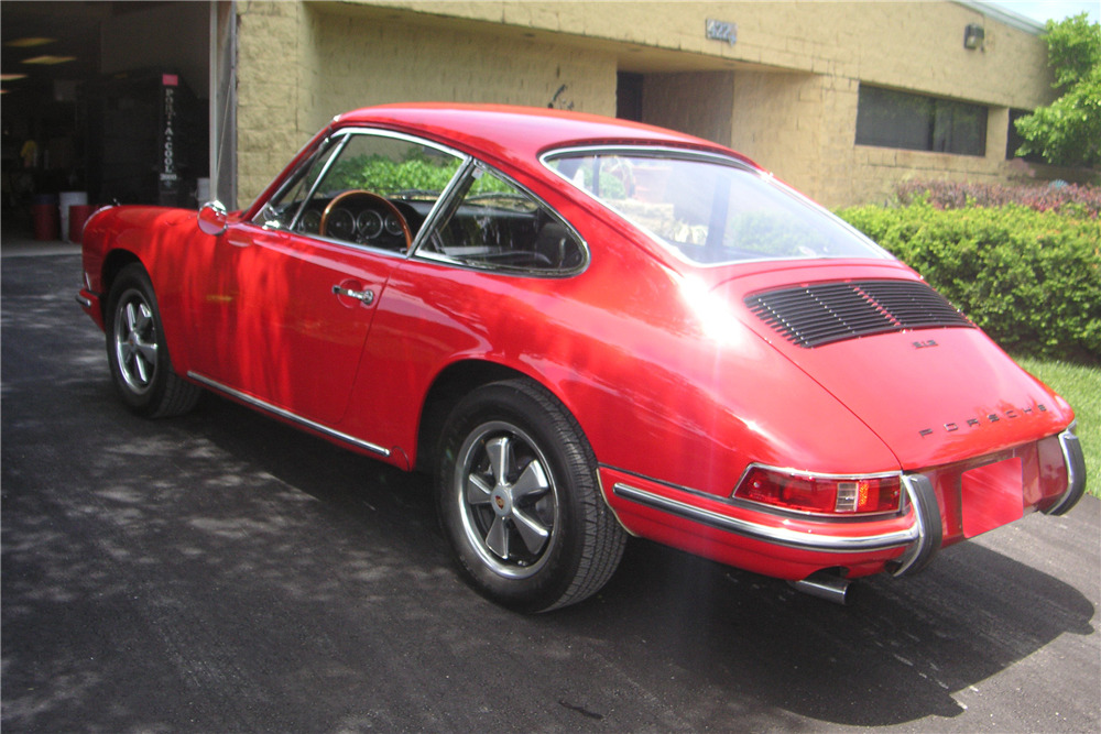 1967 PORSCHE 912  - Rear 3/4 - 196267