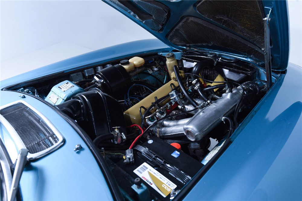 1972 VOLVO 1800ES WAGON - Engine - 196356