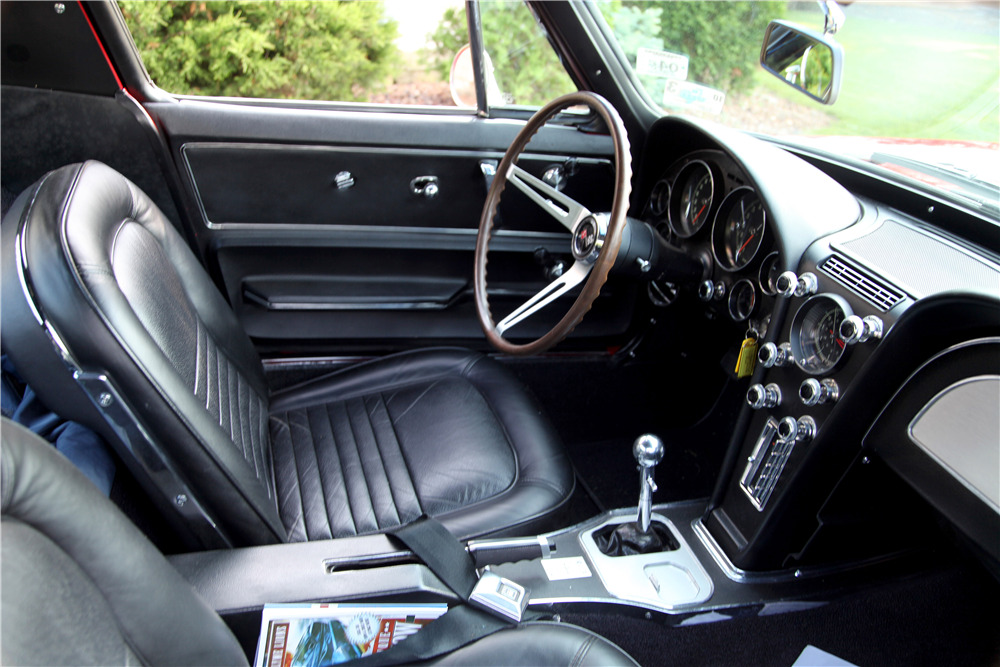 1967 CHEVROLET CORVETTE 327/350 - Interior - 196464