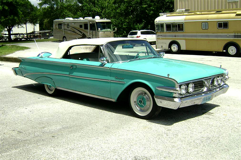 1960 FORD GALAXIE SUNLINER CUSTOM CONVERTIBLE - Side Profile - 197160.