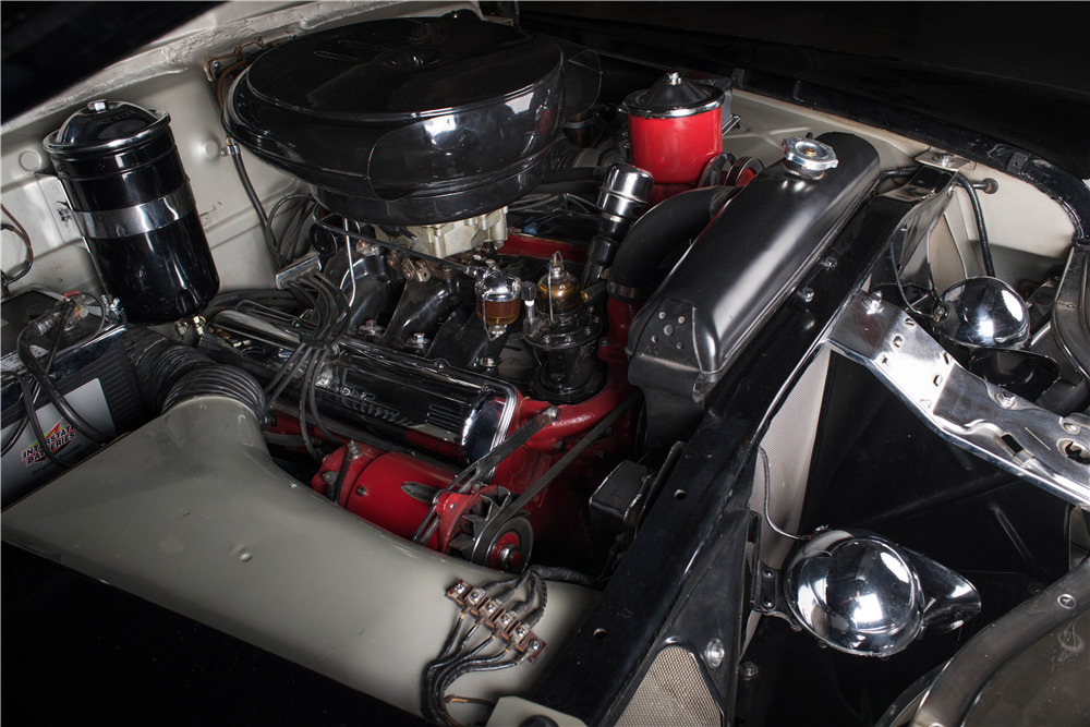 1952 CADILLAC SERIES 62 CONVERTIBLE - Engine - 197208