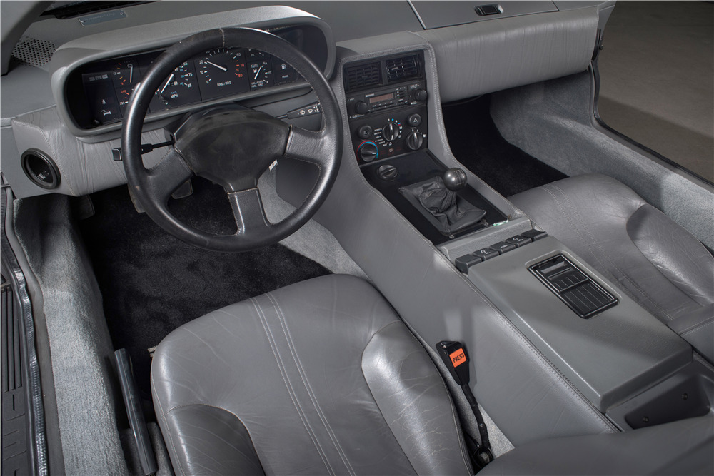 1981 DELOREAN DMC-12  - Interior - 197226