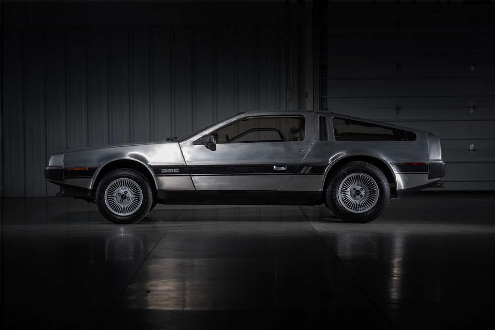 1981 DELOREAN DMC-12  - Side Profile - 197226