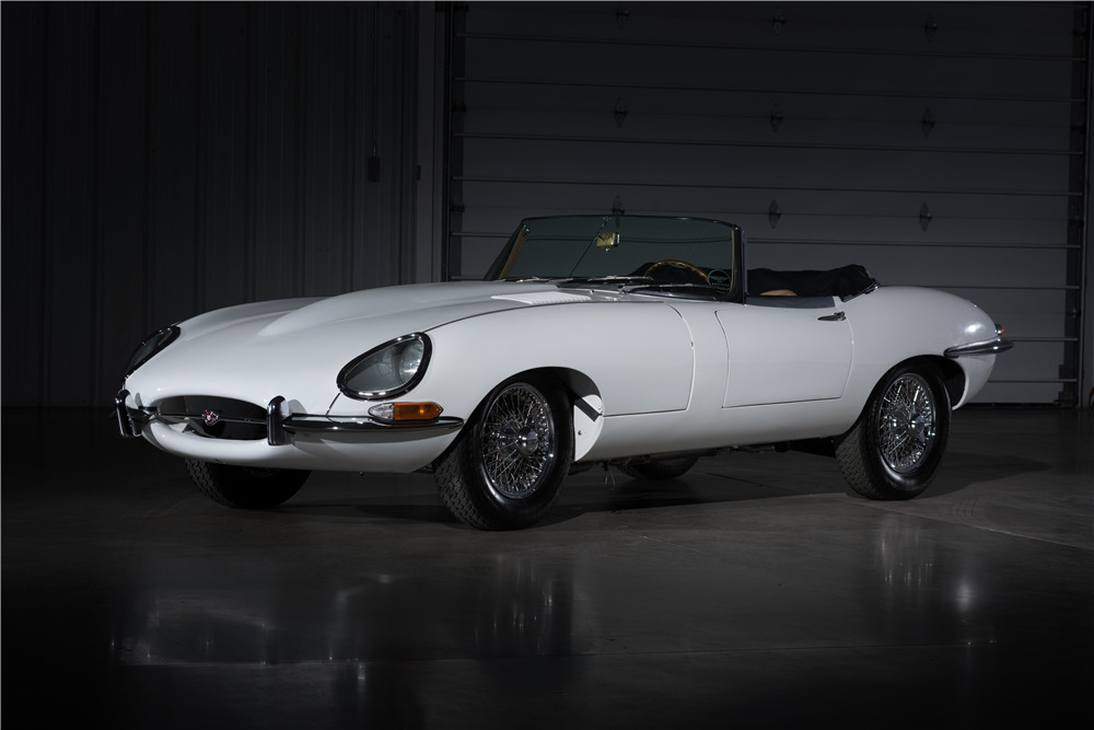 1962 JAGUAR XKE ROADSTER - Front 3/4 - 198061
