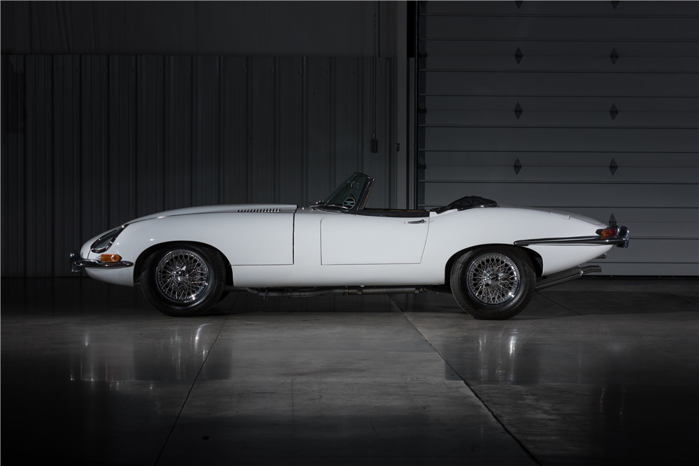 1962 JAGUAR XKE ROADSTER - Side Profile - 198061