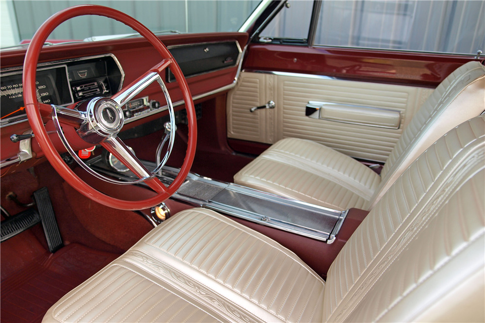 1967 PLYMOUTH GTX 440 - Interior - 198193