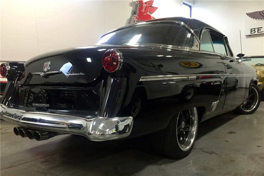 1954 FORD CRESTLINE VICTORIA - Rear 3/4 - 198254