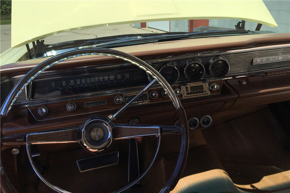 1964 PONTIAC BONNEVILLE CONVERTIBLE - Interior - 198268