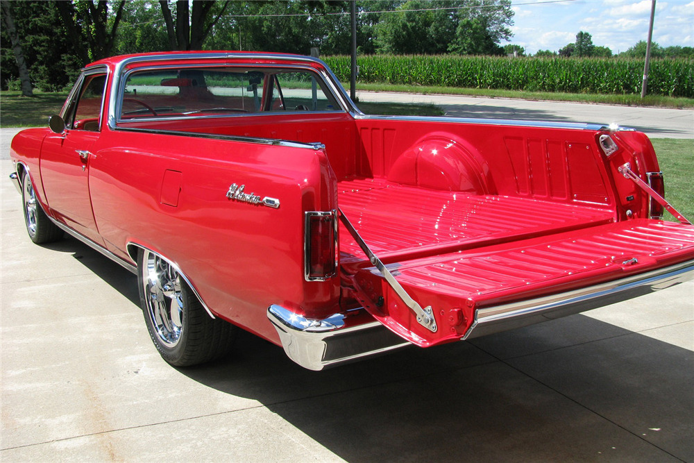 1965 CHEVROLET EL CAMINO CUSTOM PICKUP - Rear 3/4 - 198362