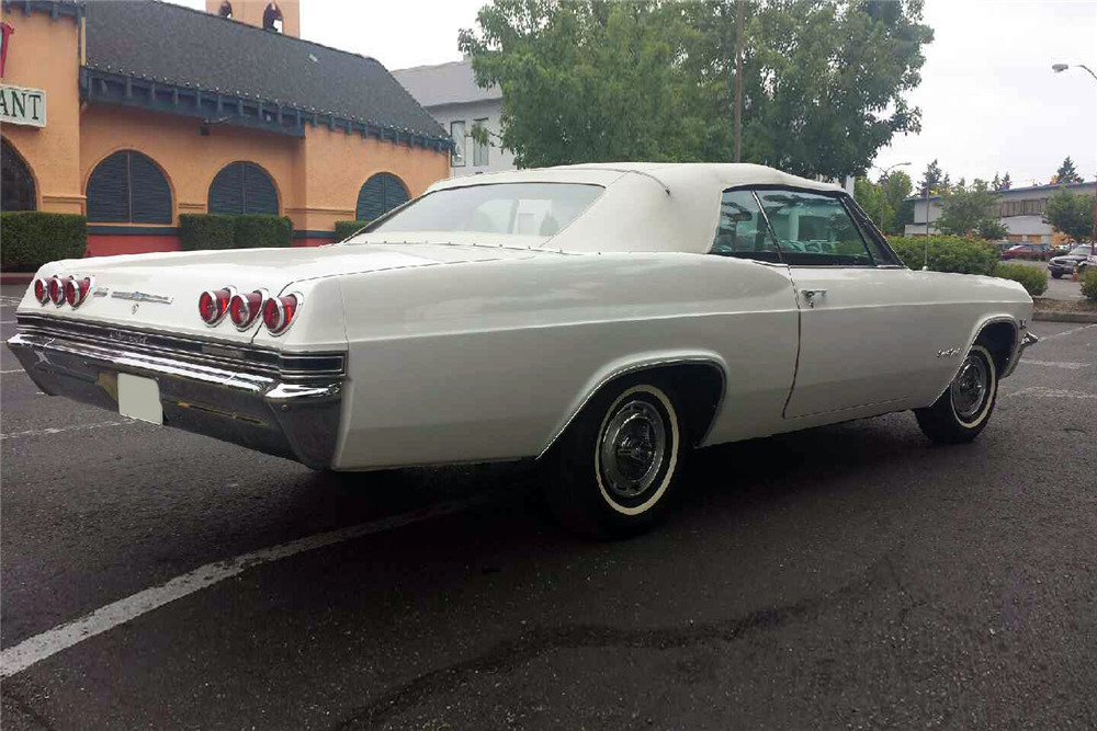 1965 CHEVROLET IMPALA SS 396 CONVERTIBLE - Rear 3/4 - 198439