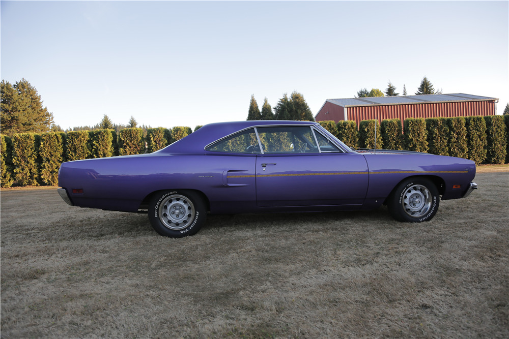 1970 PLYMOUTH ROAD RUNNER  - Side Profile - 198592