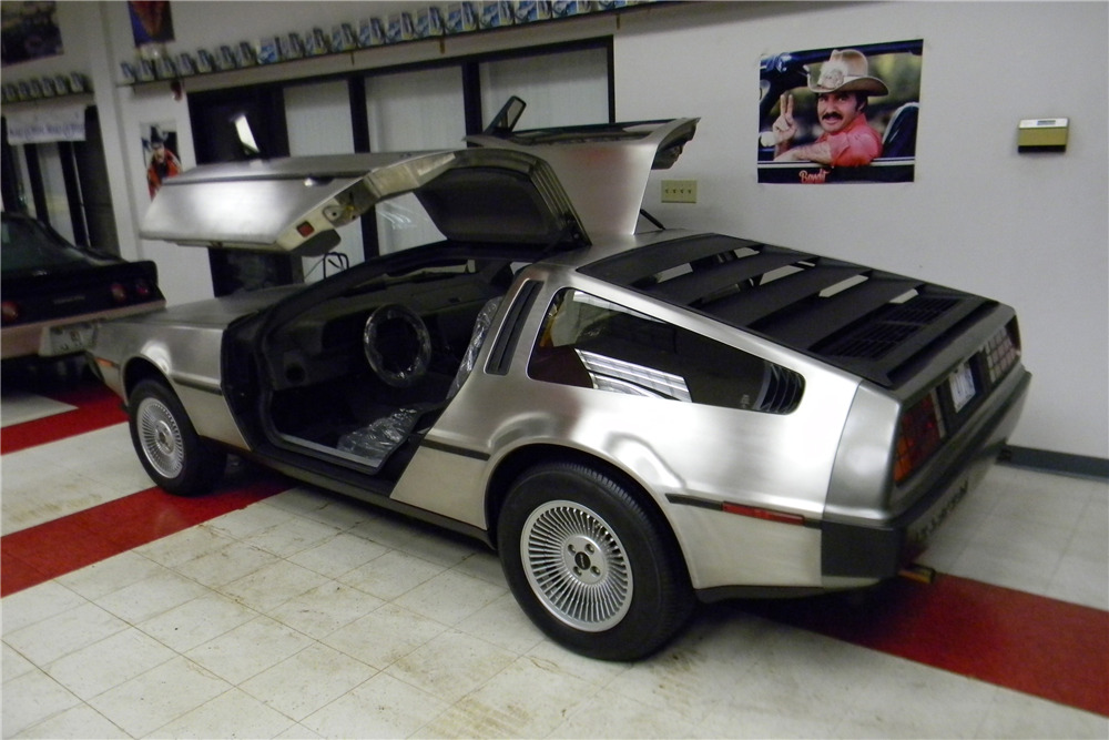 1981 DELOREAN DMC-12  - Rear 3/4 - 198674