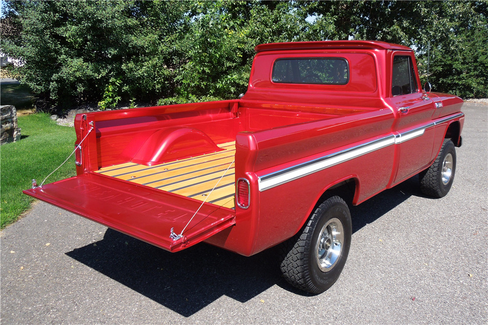 1965 CHEVROLET K10 4X4 PICKUP - Rear 3/4 - 198734