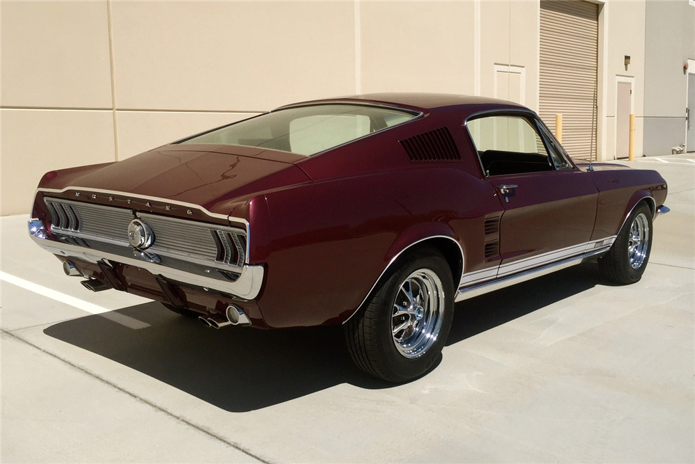1967 FORD MUSTANG FASTBACK - Rear 3/4 - 198755