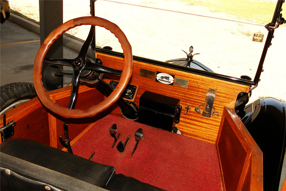 1921 FORD MODEL T WAGON - Interior - 198778