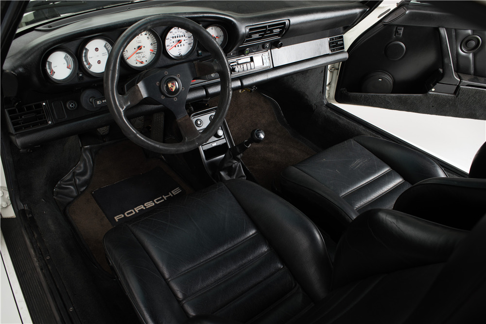 1989 PORSCHE 930 TURBO - Interior - 198786