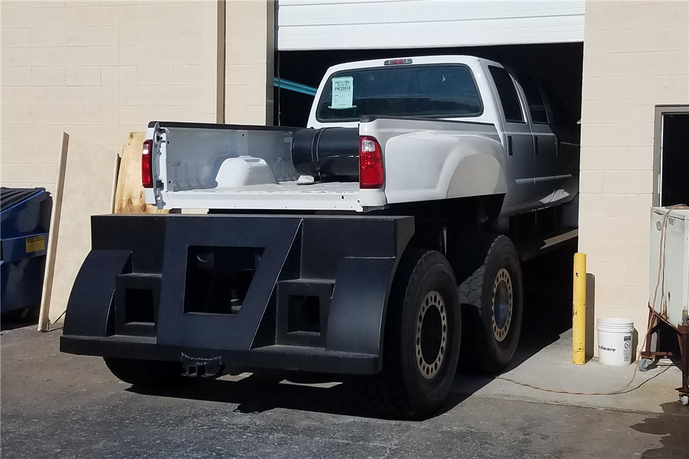 2004 FORD F-650 CUSTOM PICKUP - Rear 3/4 - 198836