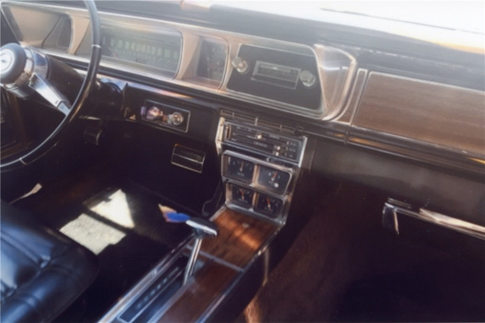 1966 CHEVROLET CAPRICE  - Interior - 198902