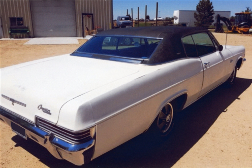 1966 CHEVROLET CAPRICE  - Rear 3/4 - 198902