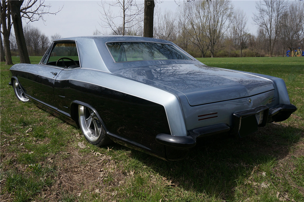 1964 BUICK RIVIERA CUSTOM COUPE - Rear 3/4 - 199013