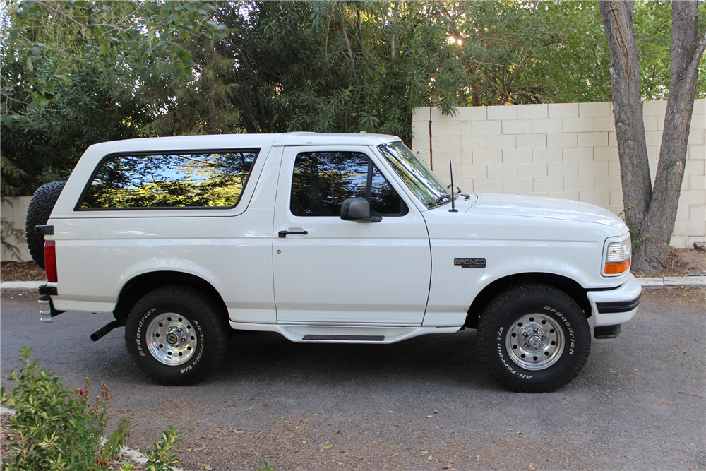 1995 FORD BRONCO  - Side Profile - 199092