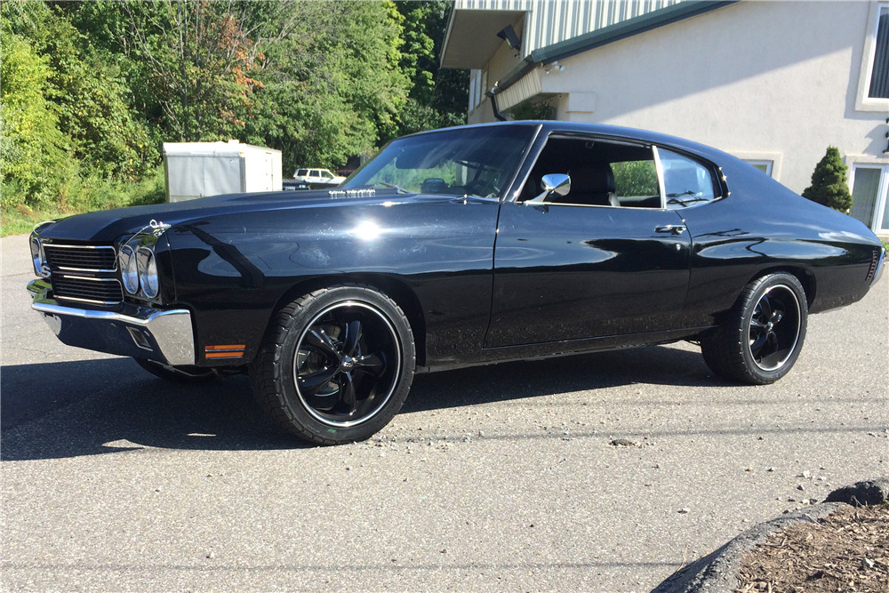1970 CHEVROLET CHEVELLE CUSTOM COUPE - Front 3/4 - 199125