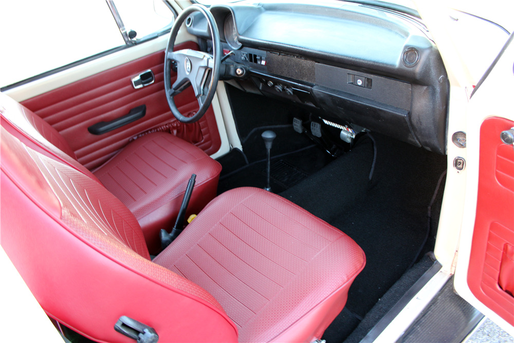 1975 VOLKSWAGEN BEETLE  - Interior - 199140