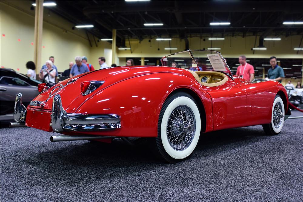 1955 JAGUAR XK140 MC ROADSTER - Rear 3/4 - 199154