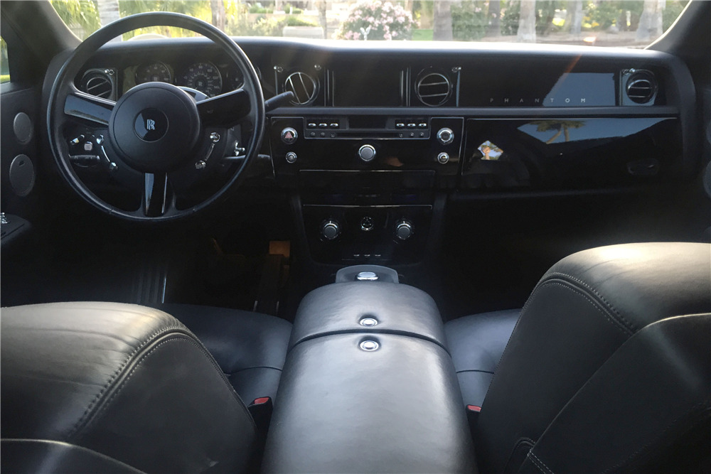 2005 ROLLS-ROYCE PHANTOM SEDAN - Interior - 199224