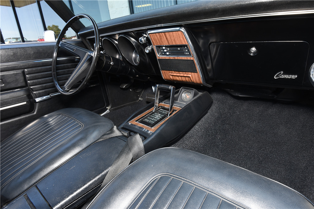 1968 CHEVROLET CAMARO RS/SS - Interior - 199601