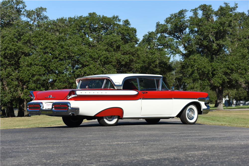 1957 MERCURY TURNPIKE CRUISER - Rear 3/4 - 199667
