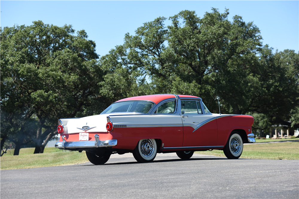 1956 FORD FAIRLANE CROWN VICTORIA - Rear 3/4 - 199677