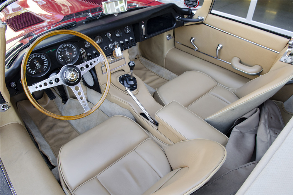 1964 JAGUAR XKE ROADSTER - Interior - 199827