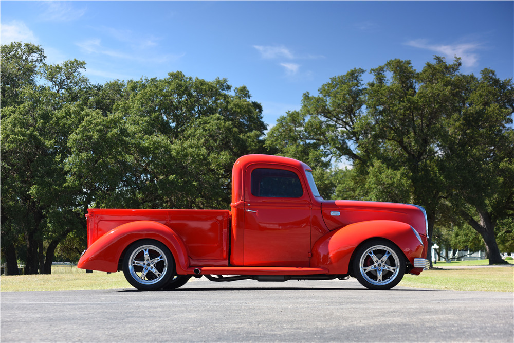 1941 FORD CUSTOM PICKUP - Side Profile - 199914