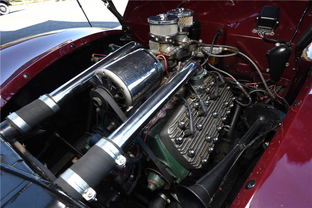 1940 FORD BUSINESS COUPE - Engine - 200021