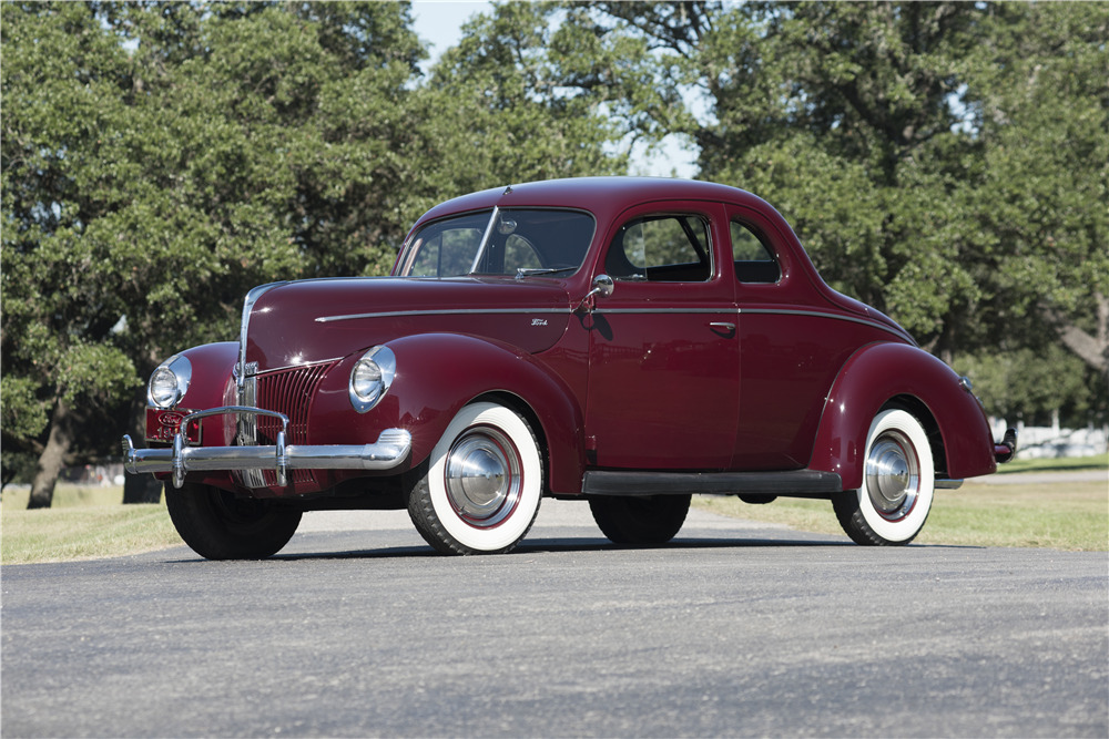 1940 FORD BUSINESS COUPE - Front 3/4 - 200021