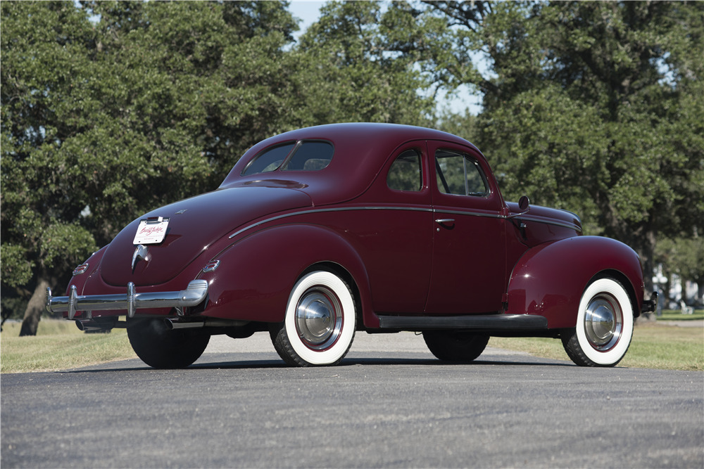 1940 FORD BUSINESS COUPE - Rear 3/4 - 200021