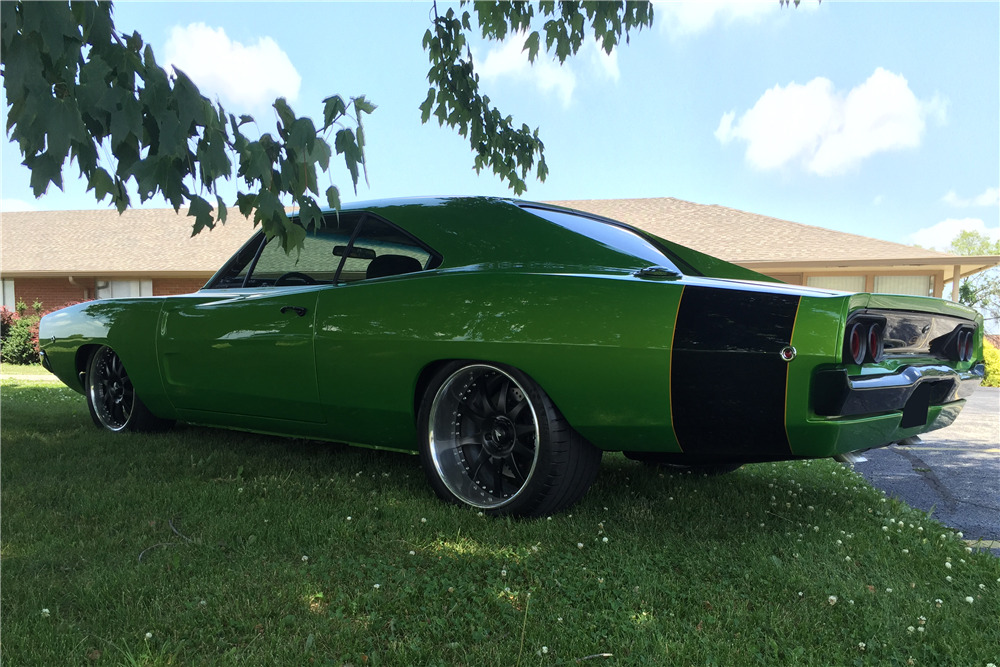 1970 DODGE CHARGER R/T CUSTOM HARDTOP - Rear 3/4 - 200471