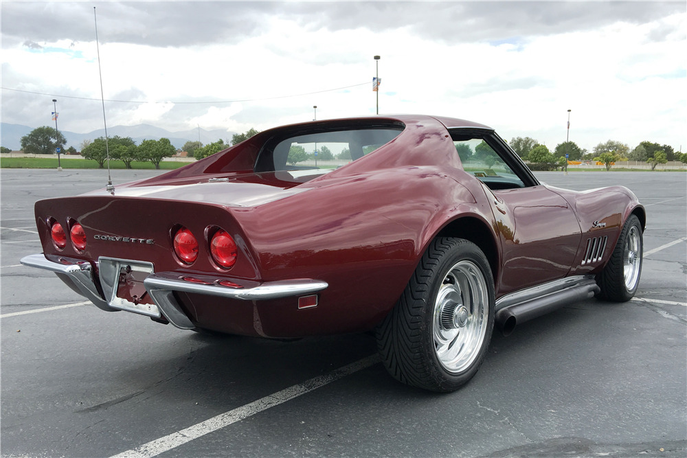 1969 CHEVROLET CORVETTE CUSTOM COUPE - Rear 3/4 - 200548