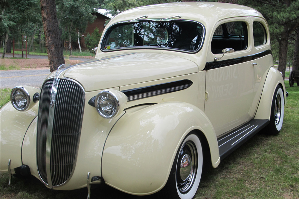 1937 PLYMOUTH CUSTOM COUPE Front 3 4 200565 1937-plymouth-custom-coupe-front-3-4-200565