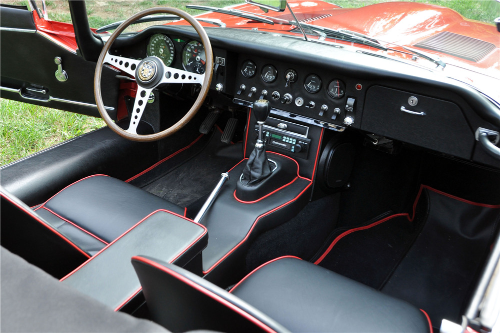 1967 JAGUAR XKE SERIES I CONVERTIBLE - Interior - 200633