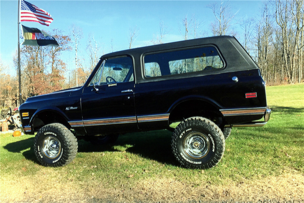 1970 CHEVROLET BLAZER K-5 CUSTOM SUV - Rear 3/4 - 200732