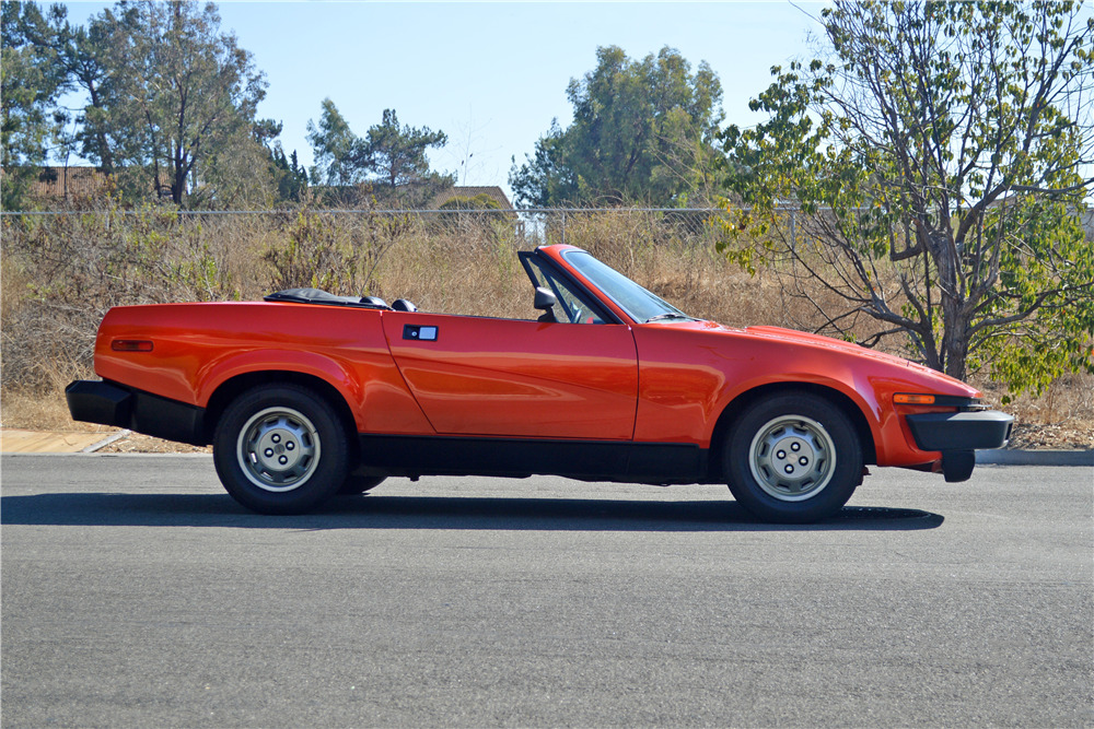 Tr7 Rear Photo 1979 TRIUMPH TR-7 ROADSTER - Side Profile - 200800