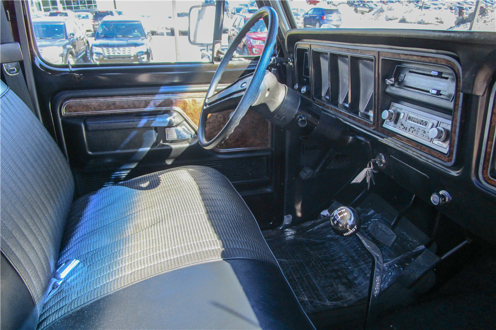 1979 FORD F-100 CUSTOM PICKUP - Interior - 200817