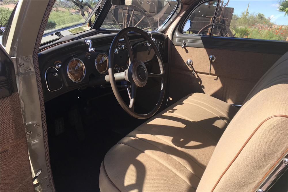 1934 DESOTO AIRFLOW  - Interior - 200818