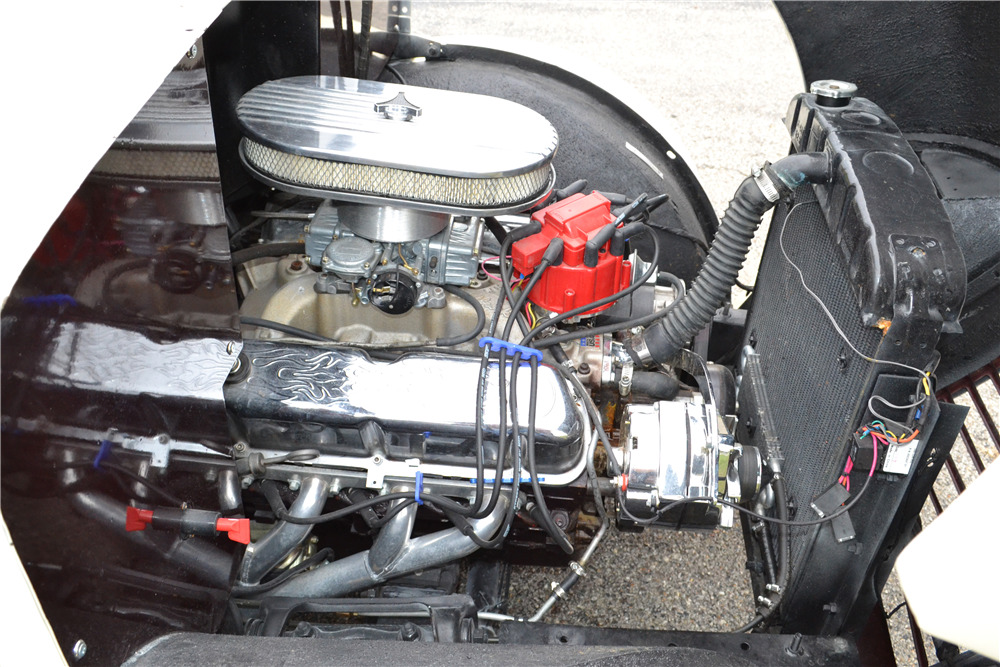 1950 DIVCO CUSTOM MILK TRUCK - Engine - 200890