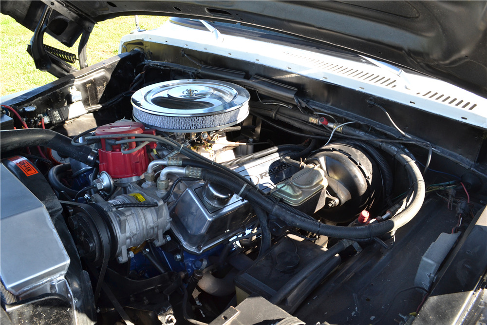 1975 FORD F-250 CREW-CAB PICKUP - Engine - 200951